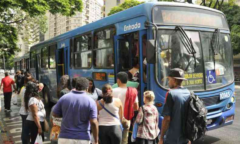 Defensoria emite recomendação para que PBH anule restrição ao uso gratuito do transporte coletivo pela população idosa 1