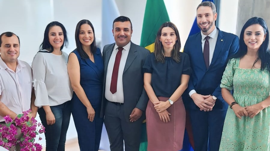 Defensor público recebe homenagem por sua atuação no município de Mário Campos 