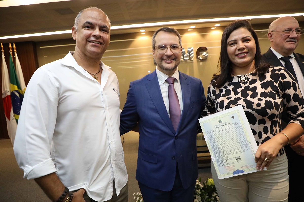 Defensoria Pública entrega certidões de casamento a casais de BH que participaram do mutirão de conversão de união estável 19