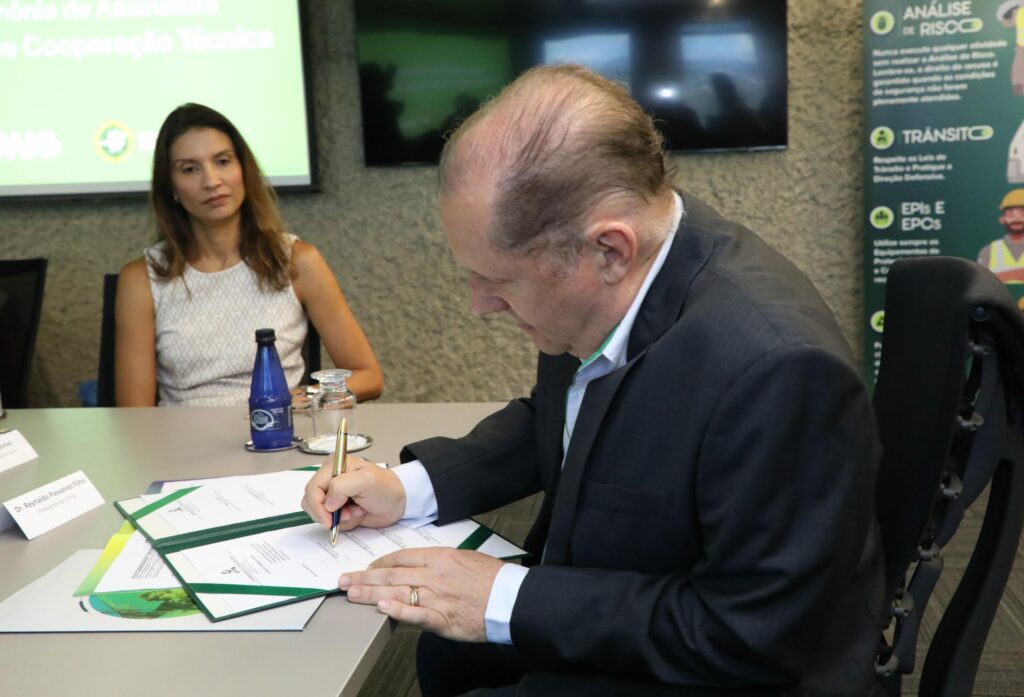 DPMG e Cemig firmam Acordo de Cooperação Técnica para solução extrajudicial de demandas de assistidas e assistidos  1