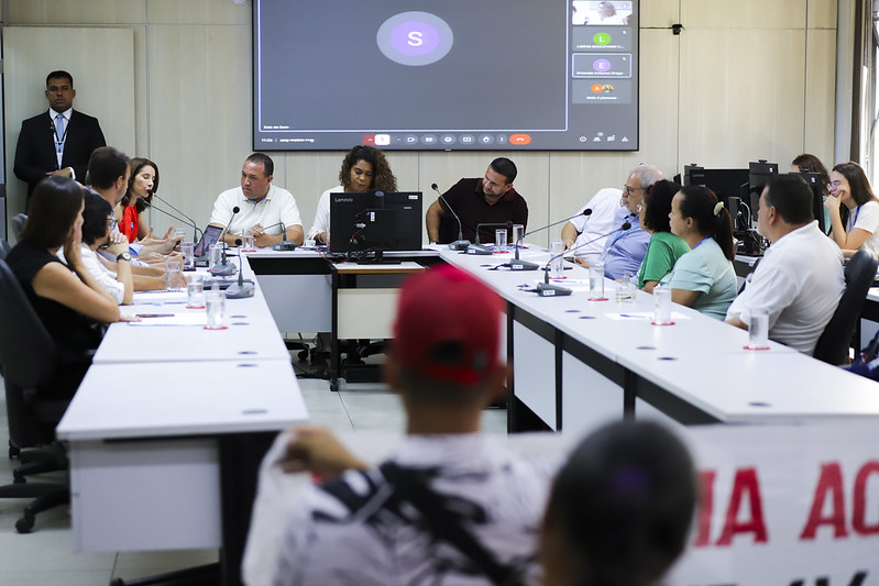 Defensora pública participa de audiência na CMBH para buscar soluções para remoções de famílias que moram próximas a redes de alta tensão   2