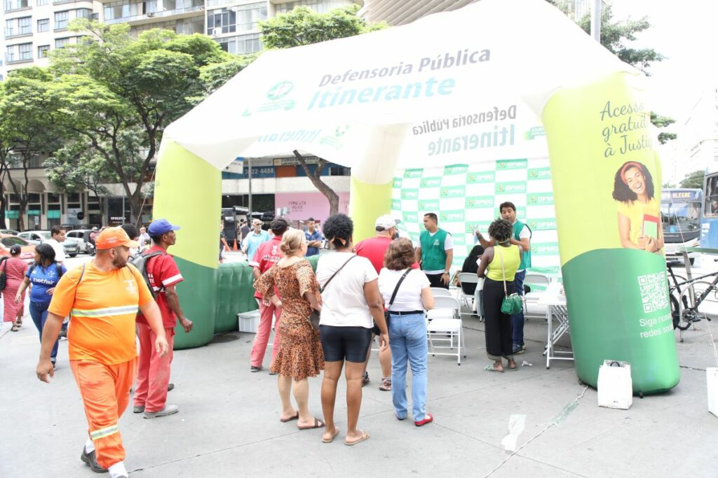 Defensoria Pública presta atendimento itinerante na Praça 7 e participa de atividades com foco nos direitos da pessoa com deficiência 1