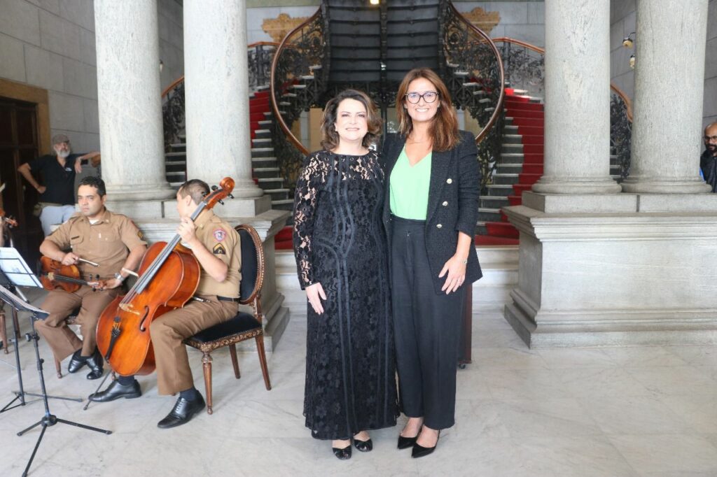 Chefe de Gabinete representa DPMG em inauguração de Sala de Retratos no Palácio da Liberdade 1
