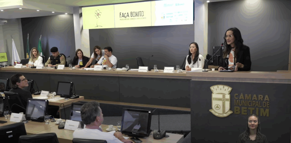 Defensora pública participa do seminário 'Faça bonito, proteja nossas crianças e adolescentes' na Câmara Municipal de Betim  1