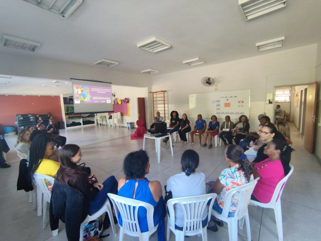 Defensoria Pública realiza roda de conversa e educação em direitos para mulheres no CRAS Novo Aarão Reis em Belo Horizonte 1
