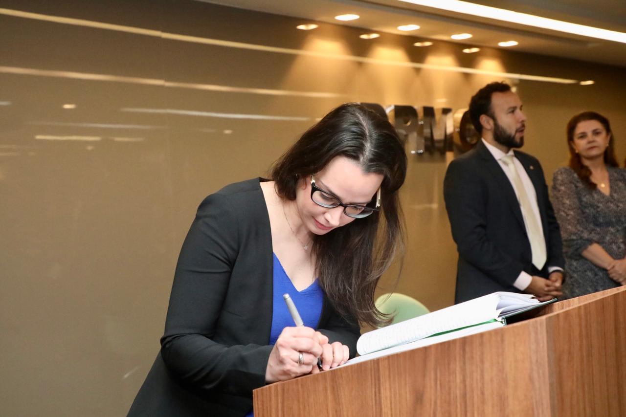 DPMG empossa segunda turma de servidoras e servidores concursados para o quadro administrativo da Instituição  21